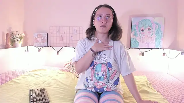 Kitty NaNa online show from 11-19-25, 02:28