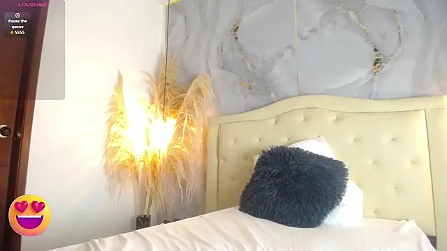 Snapshot of Samy_moore14 chatting on 01-14-26, 01:39 Samy moore14 online show from 01-14-26, 01:39