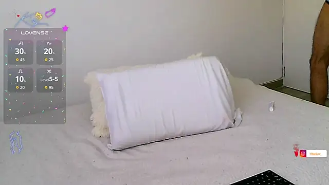 Snapshot of htrebor87 chatting on 07-16-26, 07:53 htrebor87 online show from 07-16-26, 07:53