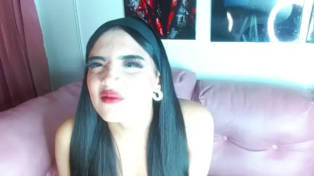 Snapshot of ladymooncs chatting on 12-22-25, 05:48 ladymooncs online show from 12-22-25, 05:48