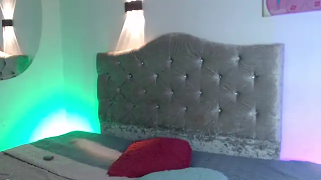 Snapshot of ladymooncs chatting on 04-16-26, 03:57 ladymooncs online show from 04-16-26, 03:57