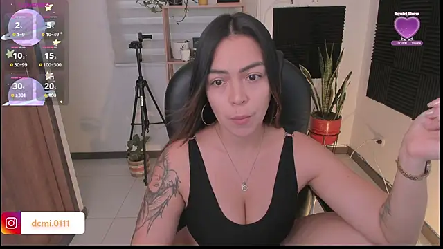 Snapshot of TaniaVelvet chatting on 11-10-25, 06:40 TaniaVelvet online show from 11-10-25, 06:40