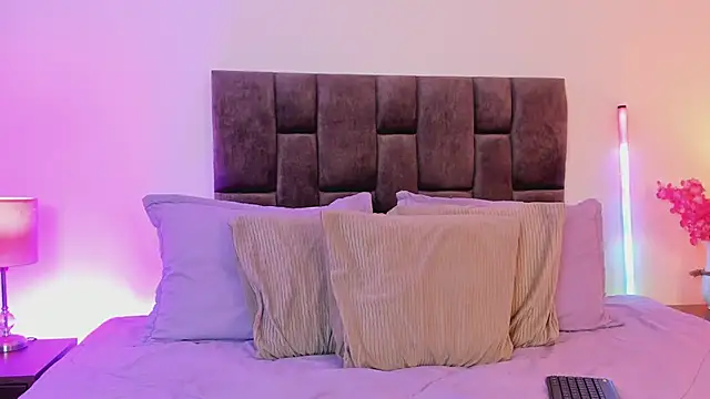 Aliccecullen online show from 04-17-26, 01:58