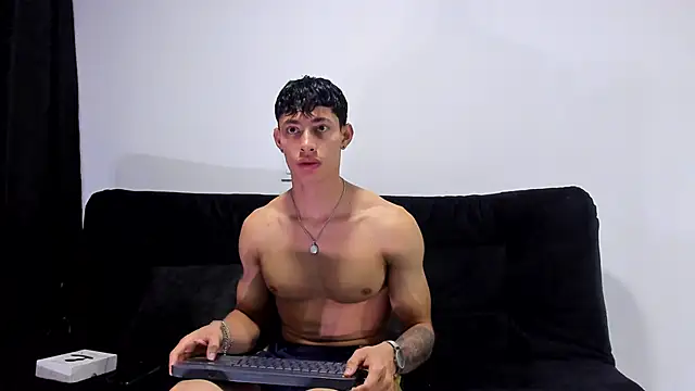 Snapshot of jey_cox23 chatting on 01-07-26, 11:01 jey cox23 online show from 01-07-26, 11:01
