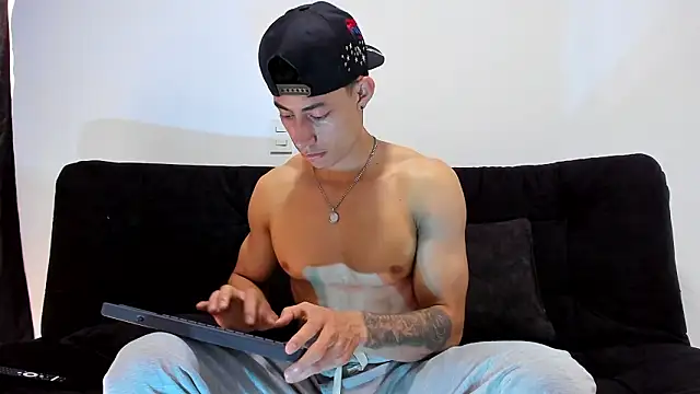 Snapshot of jey_cox23 chatting on 02-04-26, 12:00 jey cox23 online show from 02-04-26, 12:00
