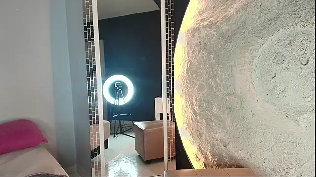 CarolinaGomez  online show from 04-02-26, 07:11