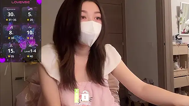 Snapshot of fioralba chatting on 01-13-26, 06:24 fioralba online show from 01-13-26, 06:24