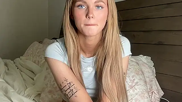 Snapshot of goddesskyliex chatting on 11-20-25, 03:50 goddesskyliex online show from 11-20-25, 03:50