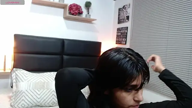 scarlett and justin online show from 10-11-25, 03:17
