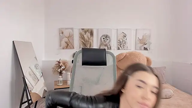 Snapshot of IndigoFae chatting on 04-12-26, 10:20 IndigoFae online show from 04-12-26, 10:20