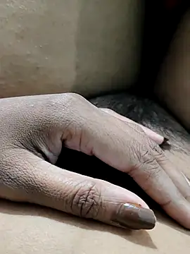 Snapshot of auntybbk chatting on 09-20-25, 04:57 auntybbk online show from 09-20-25, 04:57