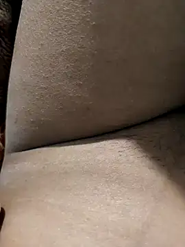 Snapshot of auntybbk chatting on 11-27-25, 05:37 auntybbk online show from 11-27-25, 05:37