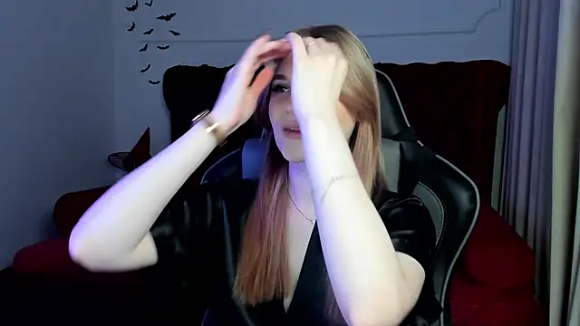 AriaWell online show from 10-28-25, 05:37