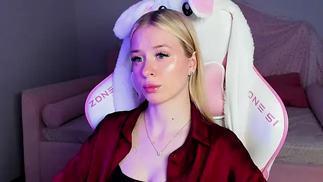 Snapshot of MiaGraces chatting on 11-14-25, 05:33 MiaGraces online show from 11-14-25, 05:33