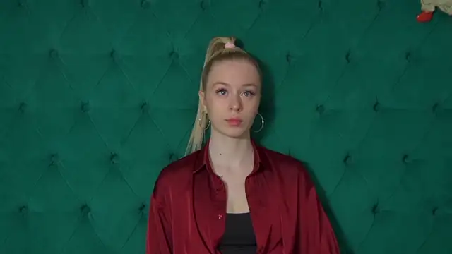 Snapshot of MiaGraces chatting on 12-14-25, 05:24 MiaGraces online show from 12-14-25, 05:24