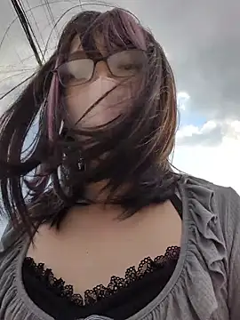 Snapshot of takusaki223 chatting on 10-28-25, 03:54 takusaki223 online show from 10-28-25, 03:54