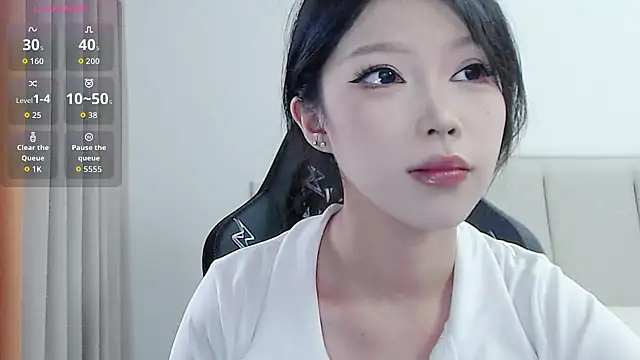 Snapshot of Puppy-12 chatting on 12-16-25, 05:01 Puppy-12 online show from 12-16-25, 05:01