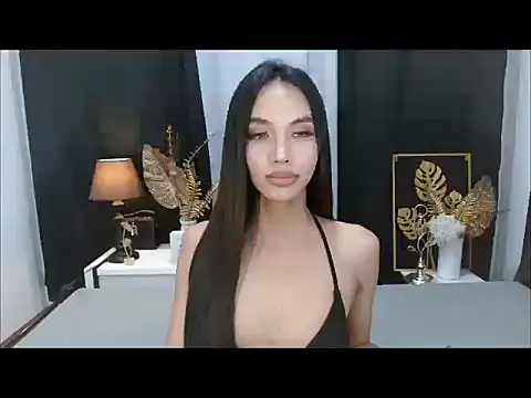 Snapshot of Elisse_Celestial chatting on 11-21-25, 04:05 Elisse Celestial online show from 11-21-25, 04:05