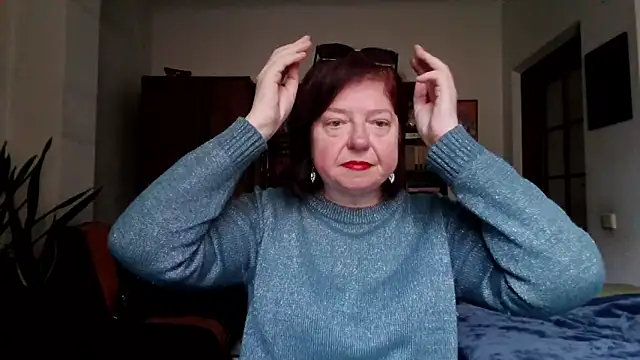 Snapshot of Violet_Pulse chatting on 04-21-26, 11:38 Violet Pulse online show from 04-21-26, 11:38