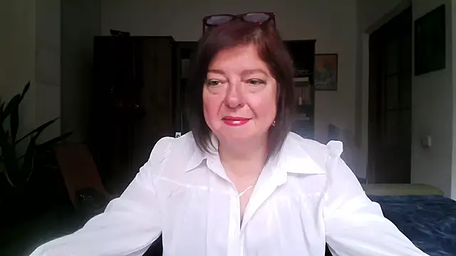 Snapshot of Violet_Pulse chatting on 06-25-26, 07:13 Violet Pulse online show from 06-25-26, 07:13