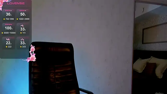 Snapshot of babyy_gloria chatting on 12-18-25, 02:28 babyy gloria online show from 12-18-25, 02:28