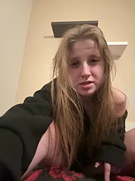 Snapshot of Niksa99x chatting on 10-17-25, 12:47 Niksa99x online show from 10-17-25, 12:47