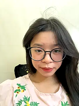 Snapshot of mau15_ chatting on 10-16-25, 08:59 mau15 online show from 10-16-25, 08:59