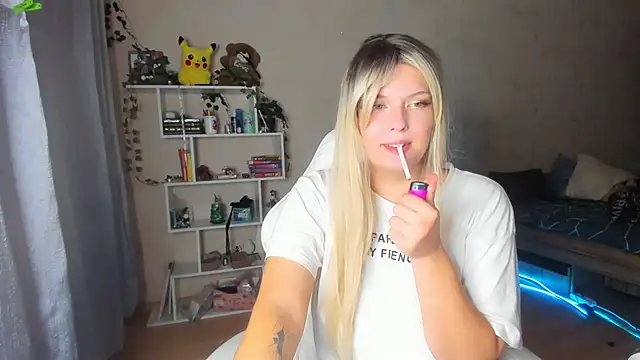 Snapshot of Alice_Casey_new chatting on 10-16-25, 07:37 Alice Casey new online show from 10-16-25, 07:37