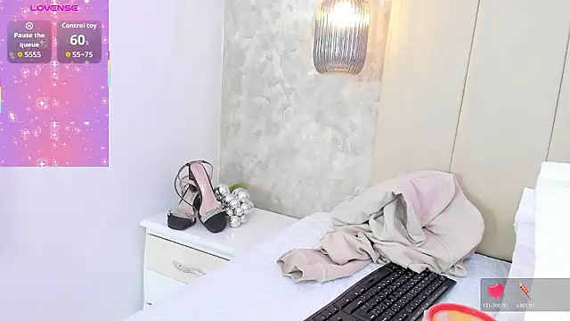 Snapshot of Daksha_a chatting on 01-14-26, 06:35 Daksha a online show from 01-14-26, 06:35