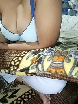 Snapshot of Adadhana_Cam chatting on 12-17-25, 09:59 Adadhana Cam online show from 12-17-25, 09:59