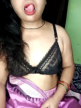 Snapshot of Mona_darling21 chatting on 10-01-25, 05:13 Mona darling21 online show from 10-01-25, 05:13