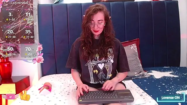 Snapshot of Violet_wish chatting on 09-26-25, 01:26 Violet wish online show from 09-26-25, 01:26