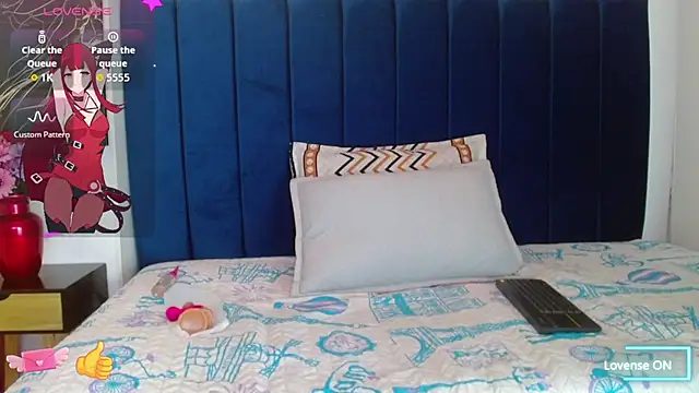 Snapshot of Violet_wish chatting on 10-14-25, 01:12 Violet wish online show from 10-14-25, 01:12