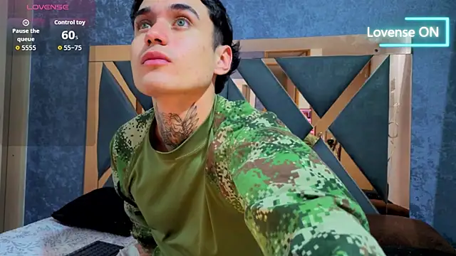 Snapshot of owen_desmond chatting on 09-30-25, 02:38 owen desmond online show from 09-30-25, 02:38