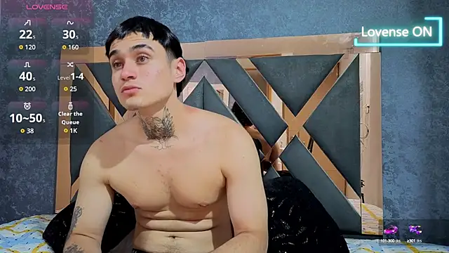 Snapshot of owen_desmond chatting on 10-15-25, 03:06 owen desmond online show from 10-15-25, 03:06