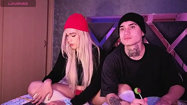 Snapshot of owen_desmond chatting on 10-23-25, 04:01 owen desmond online show from 10-23-25, 04:01