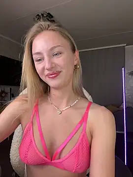 Mally Say online show from 10-28-25, 07:49