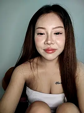 Snapshot of -Bianca- chatting on 11-13-25, 04:06 -Bianca- online show from 11-13-25, 04:06