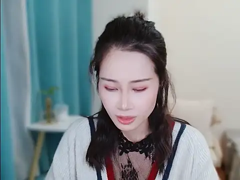 Snapshot of cfxc0317 chatting on 10-25-25, 12:13 cfxc0317 online show from 10-25-25, 12:13