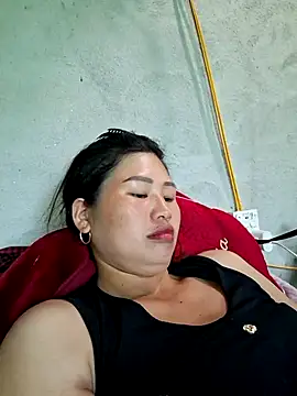 Snapshot of diamond-- chatting on 05-15-26, 05:25 diamond-- online show from 05-15-26, 05:25