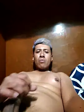 Snapshot of Carlos27hot chatting on 02-18-26, 08:10 Carlos27hot online show from 02-18-26, 08:10