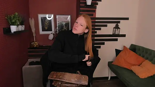 ChloeValentinee online show from 10-14-25, 11:22