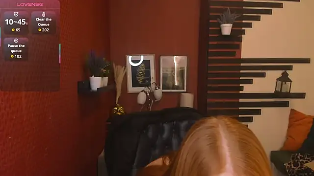 ChloeValentinee online show from 11-18-25, 01:04