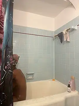 oceanmotion762 online show from 10-28-25, 04:05