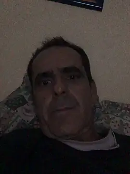 Snapshot of tiago1981pt chatting on 12-18-25, 02:50 tiago1981pt online show from 12-18-25, 02:50