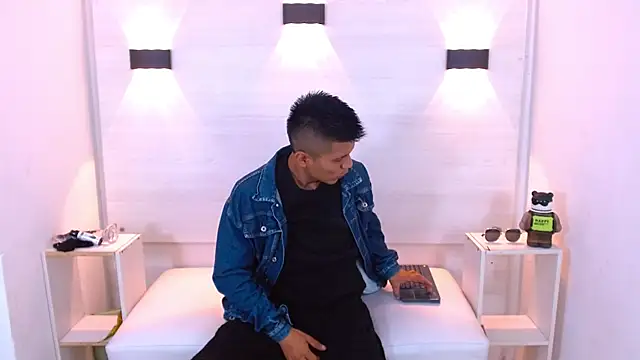 marcus hans  online show from 10-31-25, 07:26