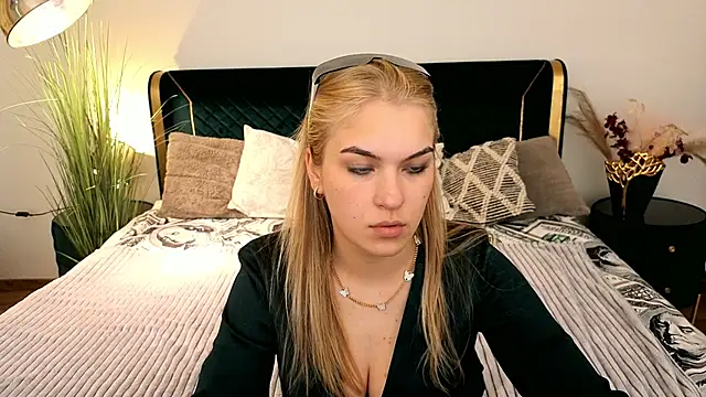 AlinaLiii online show from 04-20-26, 12:52