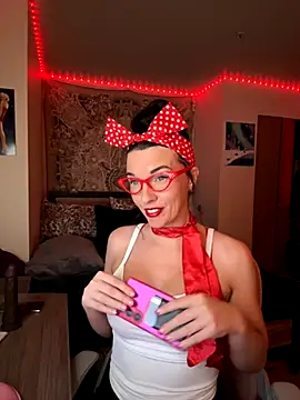 MaciiMayy online show from 12-05-25, 12:08