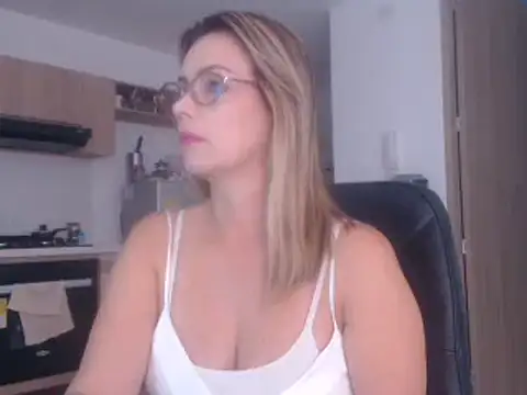 LovePaula online show from 02-17-25, 12:16