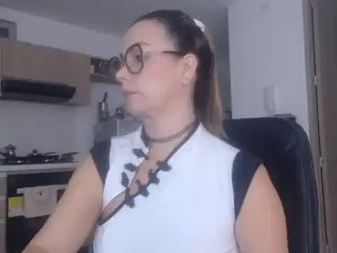 LovePaula online show from 02-19-25, 10:56